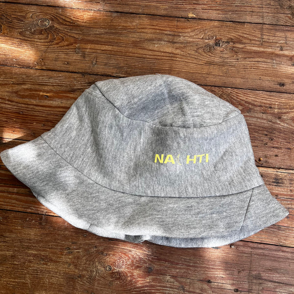 Nachtdigital NACHTI º25 Upcycling Bucket Hat aus Sweater